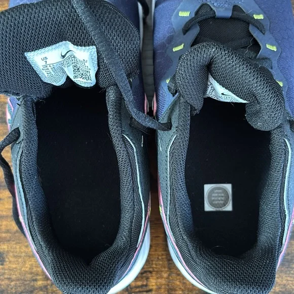 Nike women’s size 7 sneakers - Picture 6 of 6